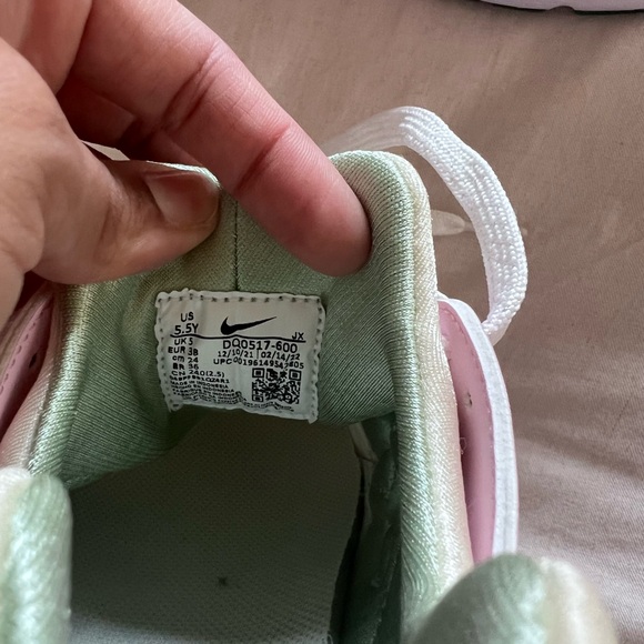 Nike Air Huarache Pink Sneakers - Picture 6 of 6